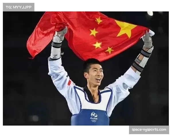 “孟高峰主场战胜日本选手，斩获WKA亚洲区金腰带”