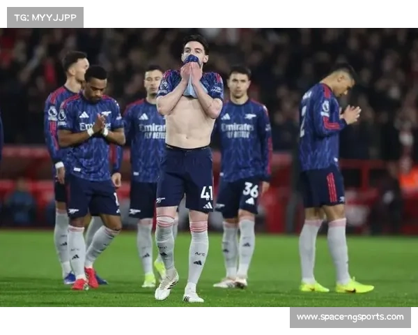 英超争冠白热化：阿森纳手握7分优势，曼城维拉同积46分紧随